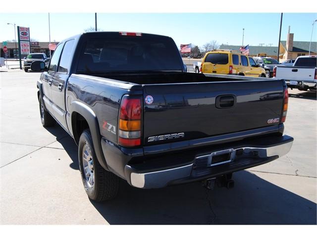 2006 GMC Sierra CREW CAB SLT