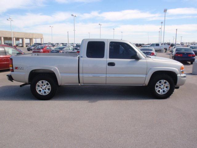 2006 GMC Sierra V8 R-design