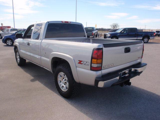 2006 GMC Sierra V8 R-design