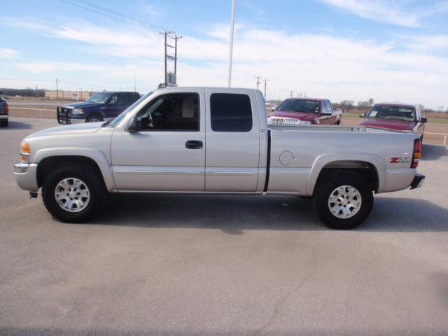 2006 GMC Sierra V8 R-design