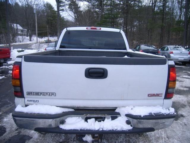 2006 GMC Sierra Unknown