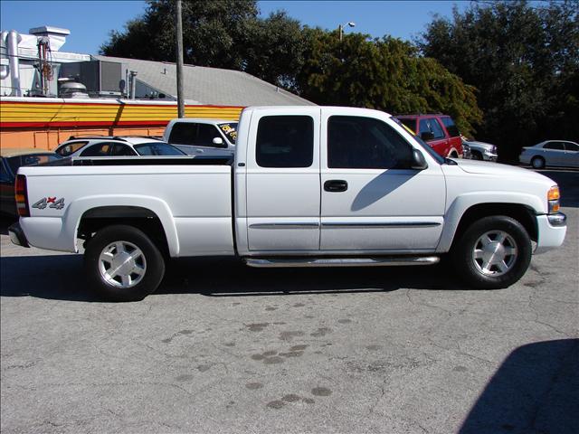 2006 GMC Sierra V8 R-design