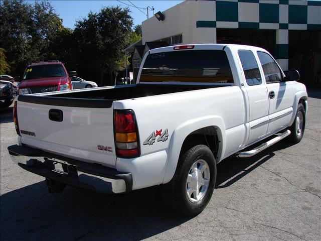 2006 GMC Sierra V8 R-design