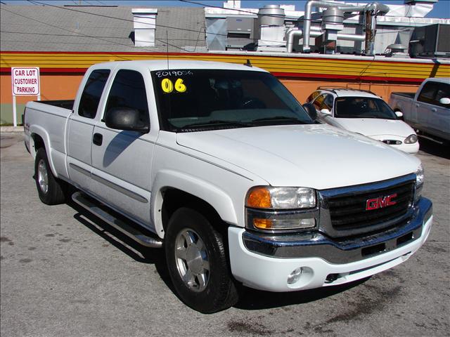 2006 GMC Sierra V8 R-design