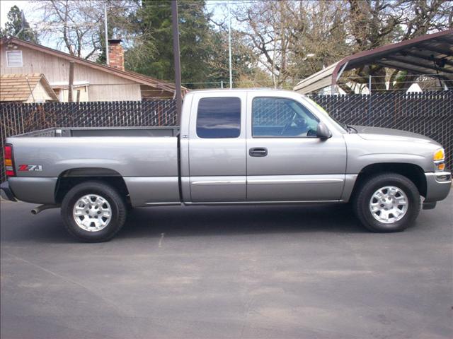 2006 GMC Sierra EX - Clean Carfax