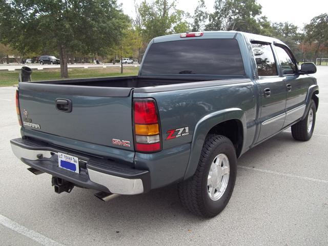 2006 GMC Sierra R Sedan