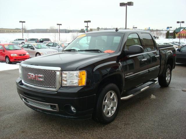 2007 GMC Sierra EX Sedan 4D