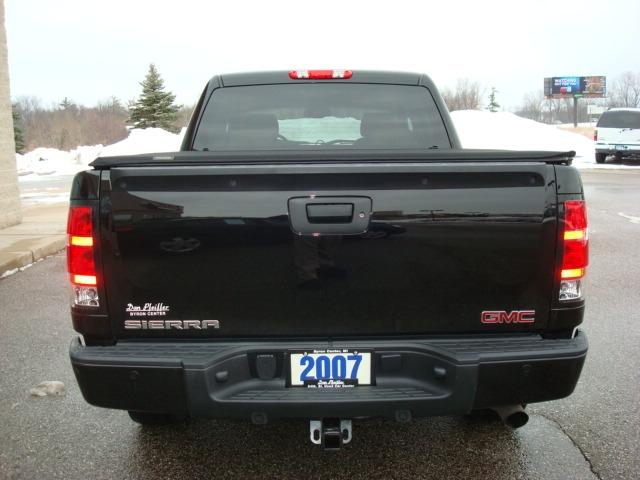 2007 GMC Sierra EX Sedan 4D