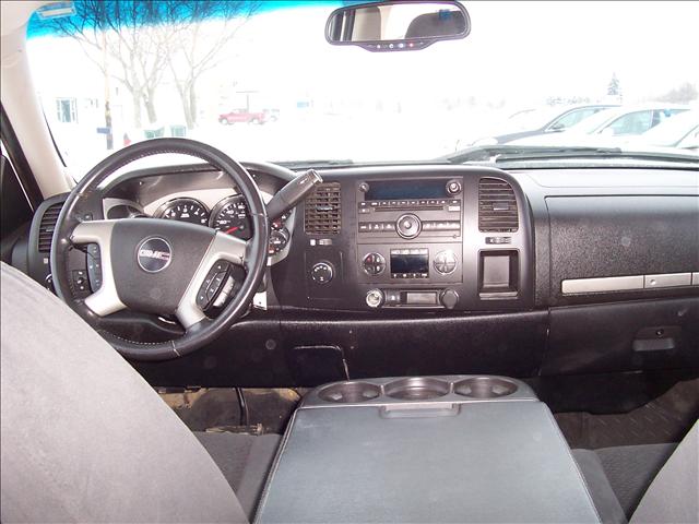 2007 GMC Sierra 2dr Roadster 5.0L Silver Arrow