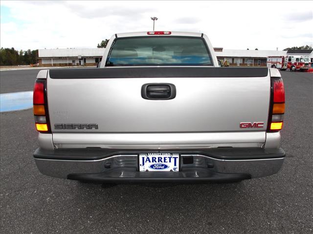 2007 GMC Sierra WGN 4.6 HSE