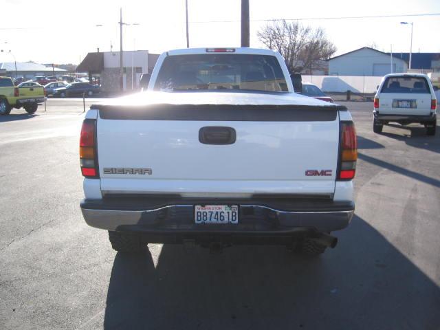 2007 GMC Sierra LS 2WD 4dr SUV