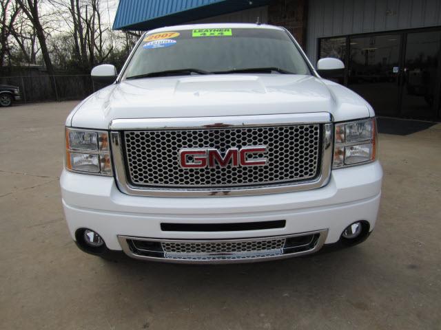 2007 GMC Sierra EX Sedan 4D