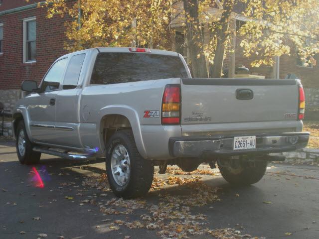 2007 GMC Sierra Standard 4X4 Hardtop