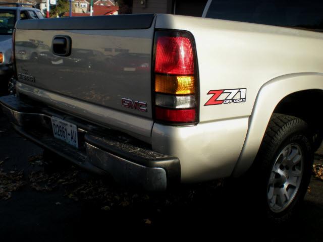 2007 GMC Sierra Standard 4X4 Hardtop