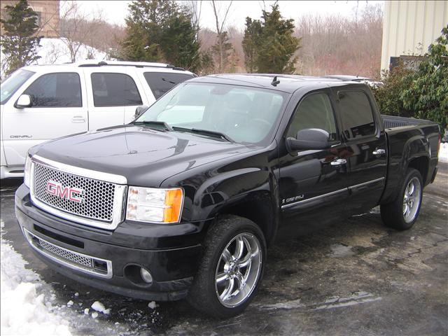 2007 GMC Sierra EX Sedan 4D