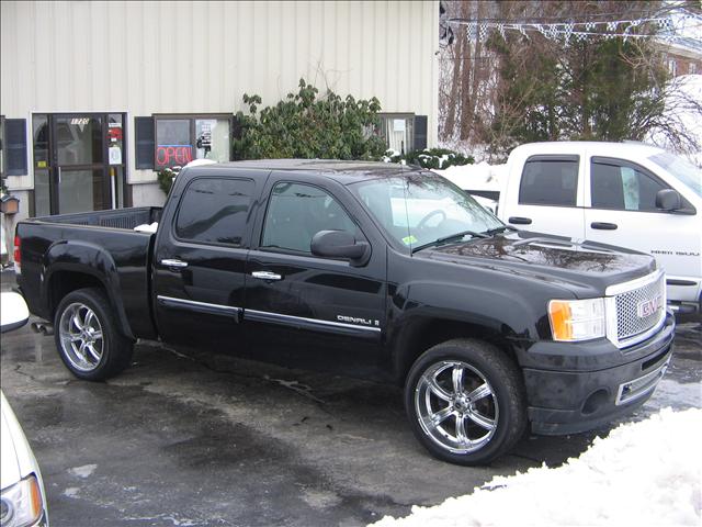 2007 GMC Sierra EX Sedan 4D