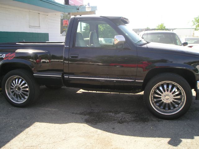 1994 GMC Sierra 1500 4dr Sdn Auto (natl) Hatchback