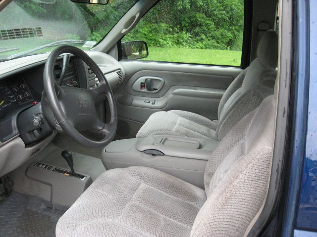 1995 GMC Sierra 1500 Denali Pickup 4D 6 1/2 Ft