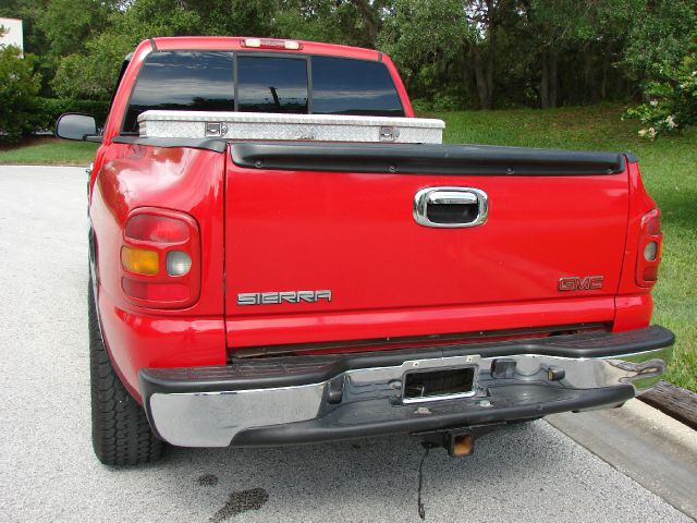 2001 GMC Sierra 1500 Luxury R350 4D Utility