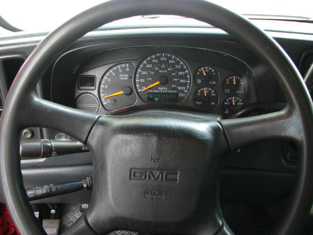 2001 GMC Sierra 1500 Luxury R350 4D Utility