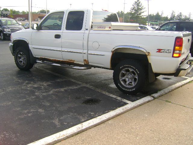 2002 GMC Sierra 1500 Standard 4X4 Hardtop