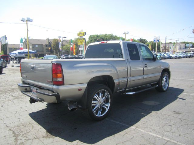 2002 GMC Sierra 1500 LE Sedan