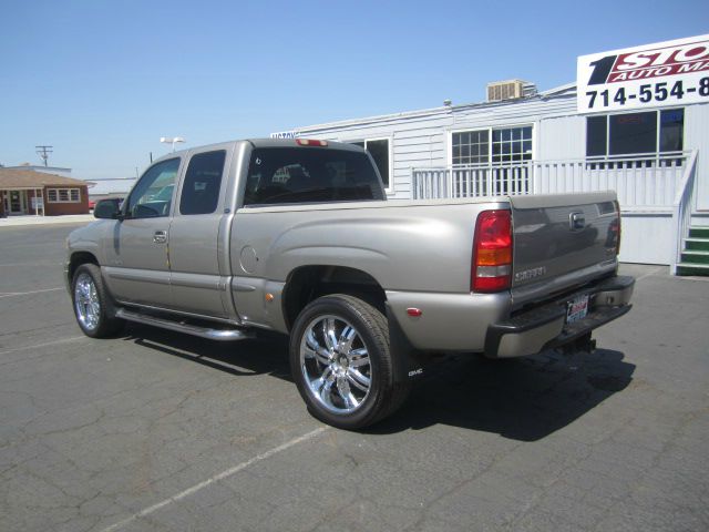 2002 GMC Sierra 1500 LE Sedan