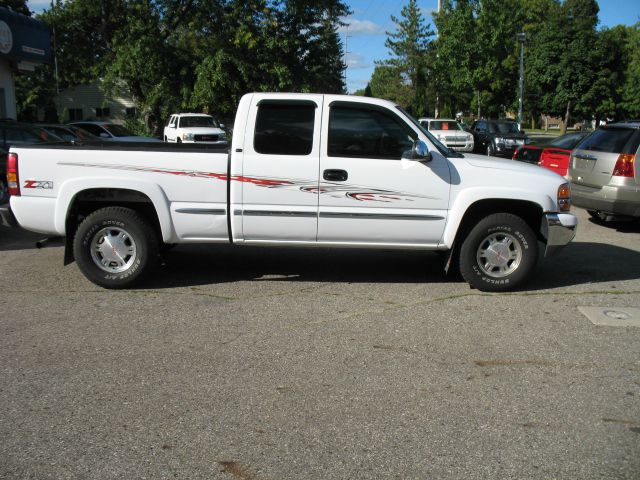 2002 GMC Sierra 1500 Standard 4X4 Hardtop