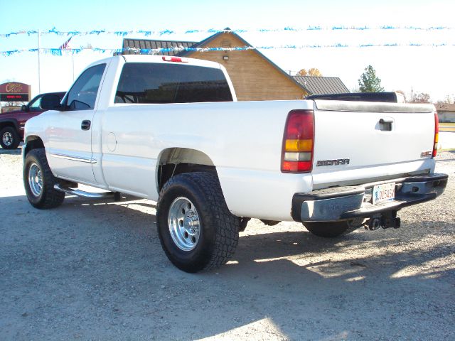 2003 GMC Sierra 1500 FWD 4dr Limited