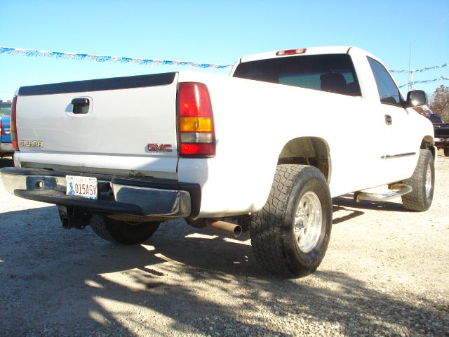 2003 GMC Sierra 1500 FWD 4dr Limited