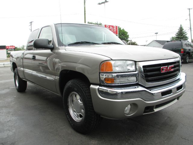 2003 GMC Sierra 1500 Standard 4X4 Hardtop