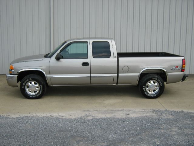 2003 GMC Sierra 1500 Standard 4X4 Hardtop