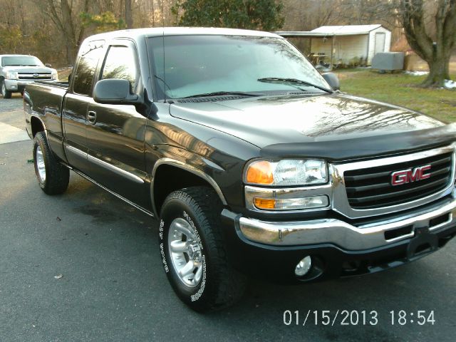 2003 GMC Sierra 1500 Standard 4X4 Hardtop