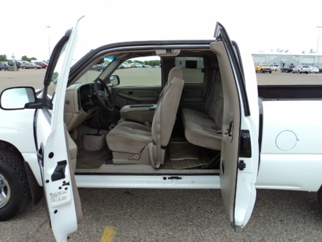 2003 GMC Sierra 1500 LE Sedan