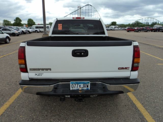 2003 GMC Sierra 1500 LE Sedan