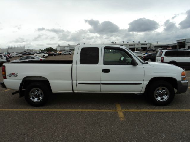 2003 GMC Sierra 1500 LE Sedan