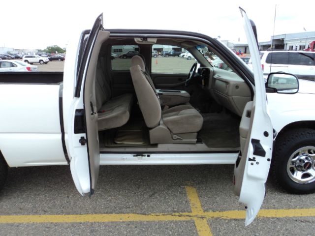 2003 GMC Sierra 1500 LE Sedan