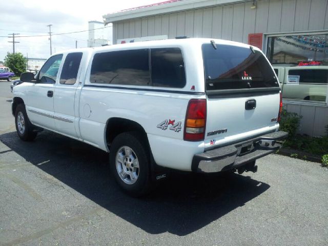 2003 GMC Sierra 1500 Standard 4X4 Hardtop