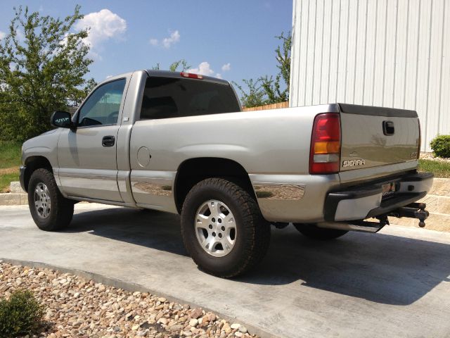 2003 GMC Sierra 1500 LS 2WD 4dr SUV