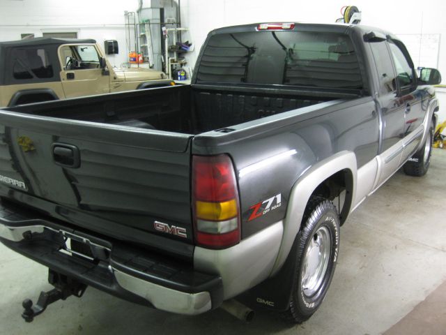 2003 GMC Sierra 1500 Standard 4X4 Hardtop