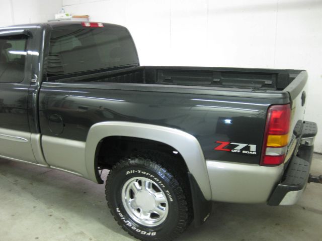 2003 GMC Sierra 1500 Standard 4X4 Hardtop