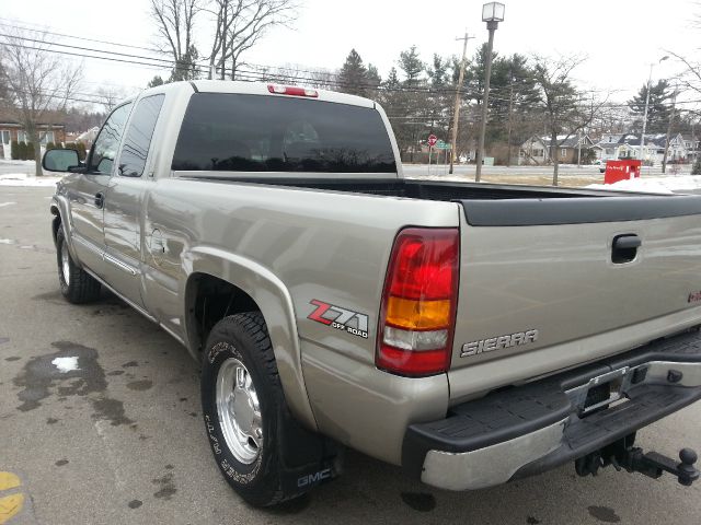 2003 GMC Sierra 1500 LE Sedan