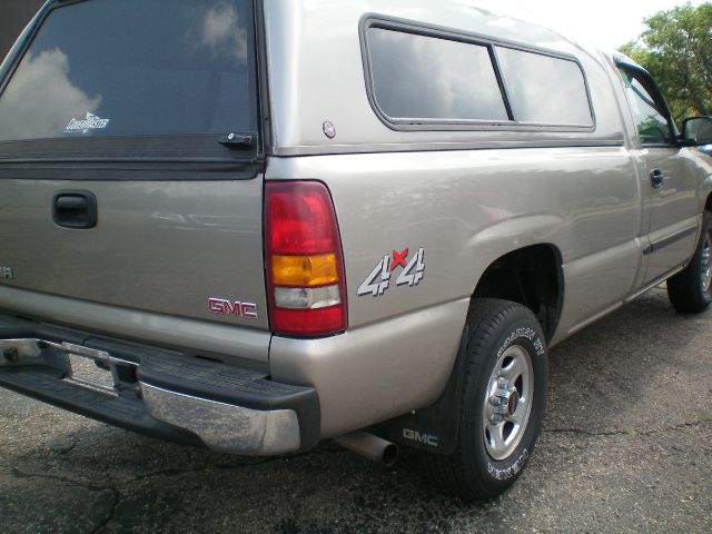 2003 GMC Sierra 1500 FWD 4dr Limited