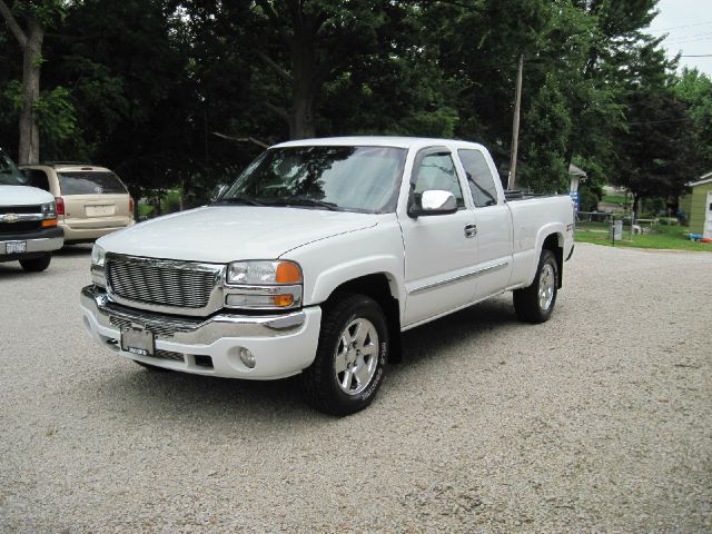 2004 GMC Sierra 1500 Standard 4X4 Hardtop