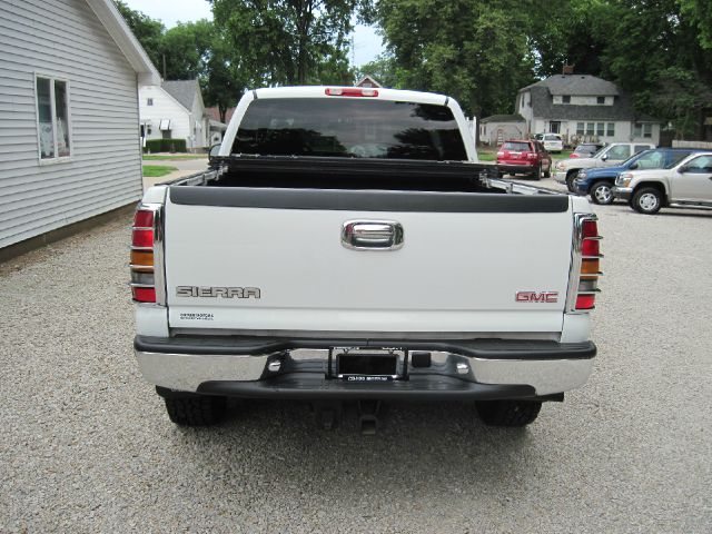 2004 GMC Sierra 1500 Standard 4X4 Hardtop