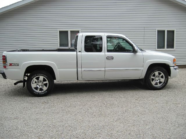 2004 GMC Sierra 1500 Standard 4X4 Hardtop