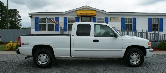 2004 GMC Sierra 1500 Standard 4X4 Hardtop