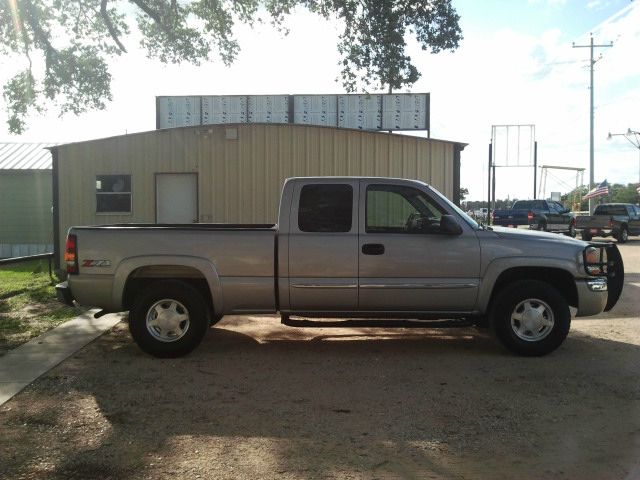 2004 GMC Sierra 1500 LE Sedan