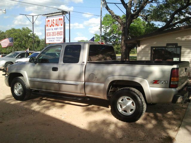 2004 GMC Sierra 1500 LE Sedan