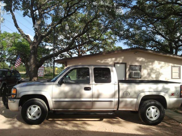 2004 GMC Sierra 1500 LE Sedan